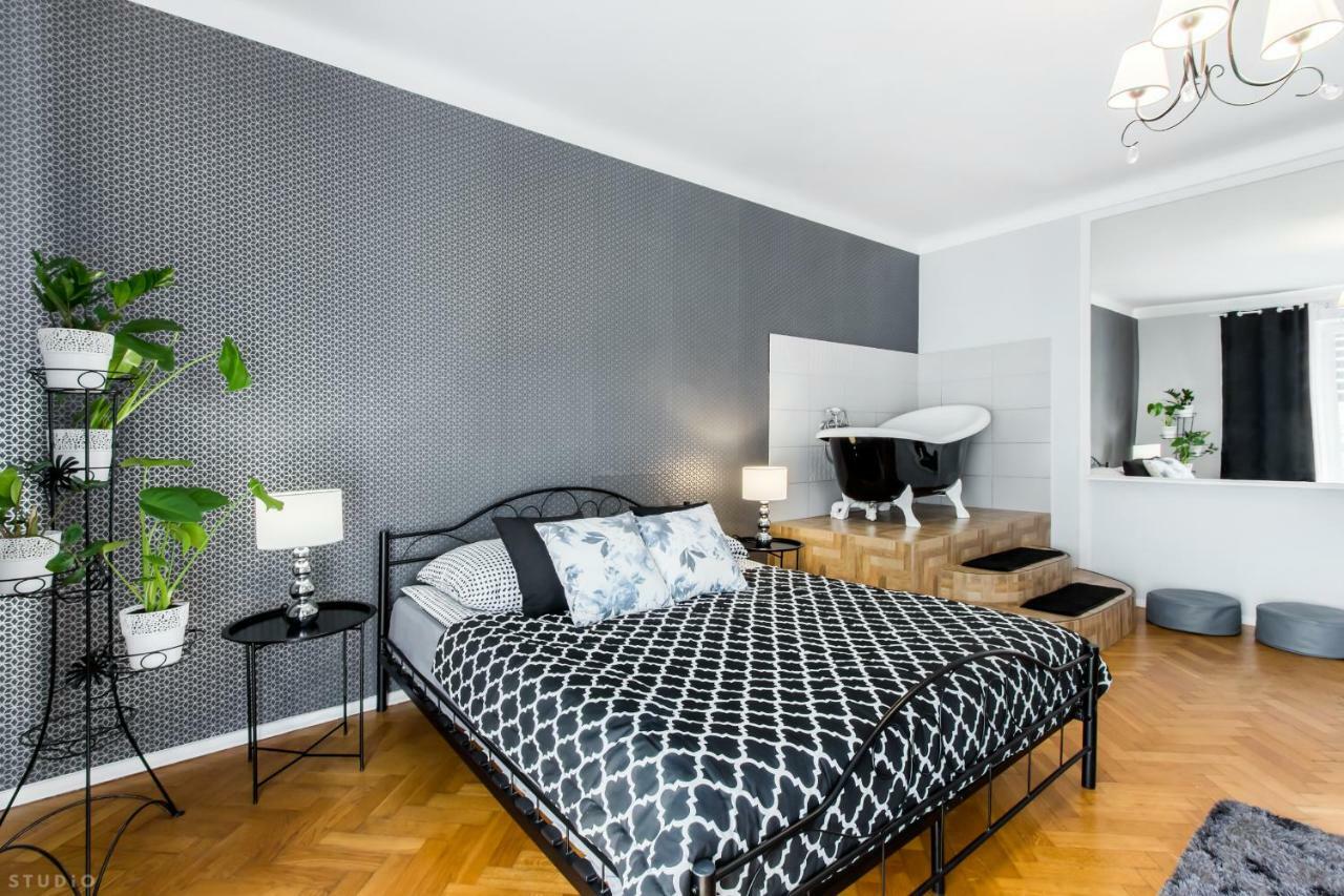 Clicktheflat Apartment Chmielna 7 Warszawa Exteriör bild